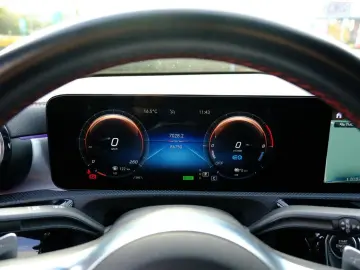 MERCEDES-BENZ CLA 250 e AMG