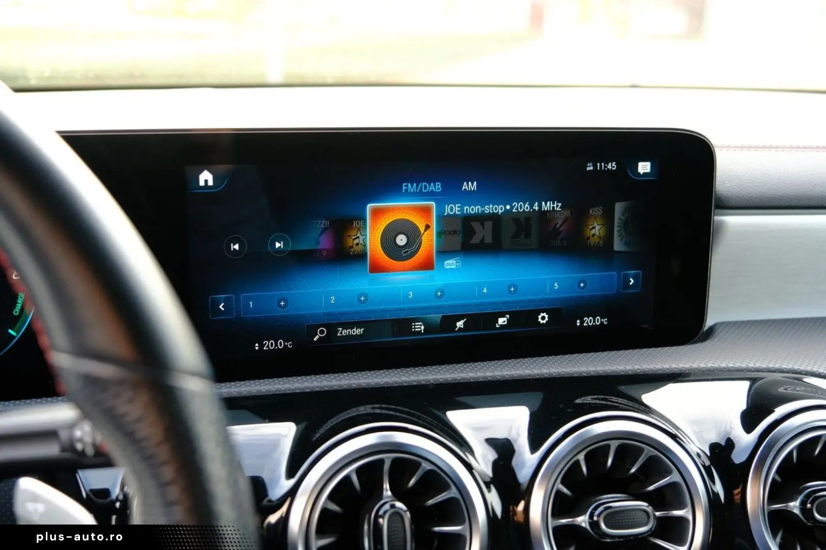 MERCEDES-BENZ CLA 250 e AMG