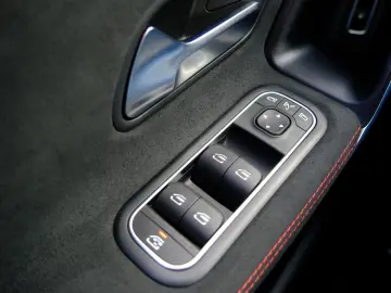 MERCEDES-BENZ CLA 250 e AMG