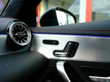 MERCEDES-BENZ CLA 250 e AMG