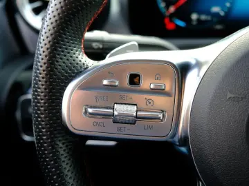 MERCEDES-BENZ CLA 250 e AMG