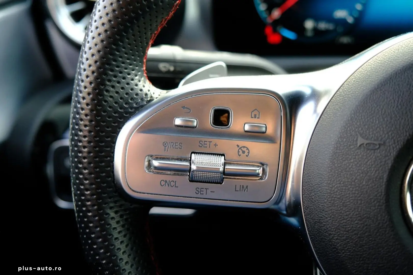 MERCEDES-BENZ CLA 250 e AMG