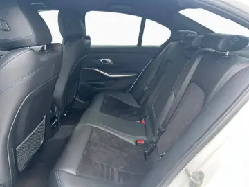 BMW 318i A M Sport LCProf. PDC Tempomat LED Sitzh.