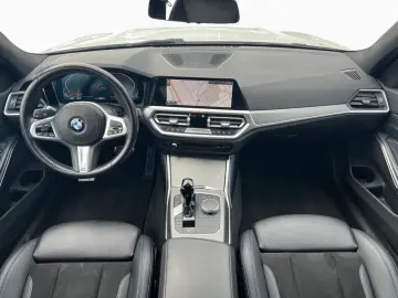 BMW 318i A M Sport LCProf. PDC Tempomat LED Sitzh.