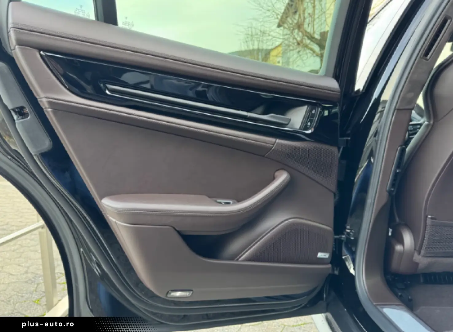 Porsche Panamera 4 E-HYBRID ACTIVE RIDE