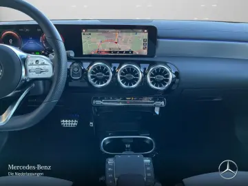 MERCEDES-BENZ CLA 250 e AMG Distr Mbeam Sitzkli 360  HUD