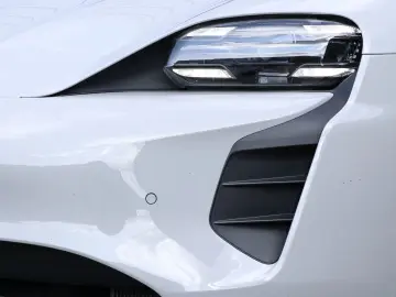 PORSCHE Taycan GTS Surround-View InnoDrive Sitzbelüftung