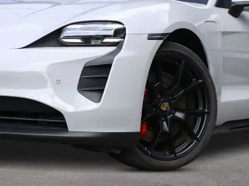 PORSCHE Taycan GTS Surround-View InnoDrive Sitzbelüftung