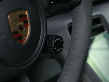 PORSCHE Taycan GTS Surround-View InnoDrive Sitzbelüftung
