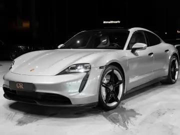 PORSCHE Taycan RWD Ambient VENT PANO 21