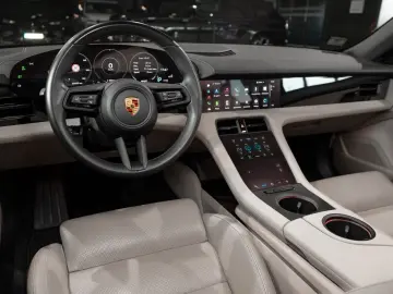 PORSCHE Taycan RWD Ambient VENT PANO 21