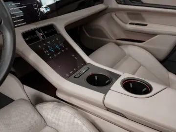 PORSCHE Taycan RWD Ambient VENT PANO 21