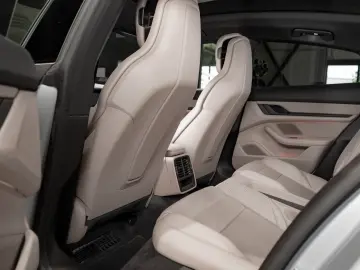 PORSCHE Taycan RWD Ambient VENT PANO 21