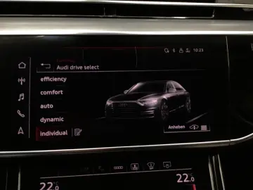 AUDI A8 60 TFSIe Q PANO LM20