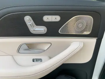 MERCEDES-BENZ GLS 63 AMG 4M  Burm HeadUp KeyGo MBeam S-Dach