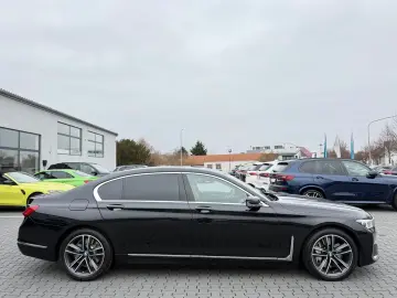 BMW 750i Lang xDrive Individual 3xTV 360 ACC HUD H&K