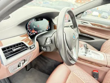 BMW 750i Lang xDrive Individual 3xTV 360 ACC HUD H&K