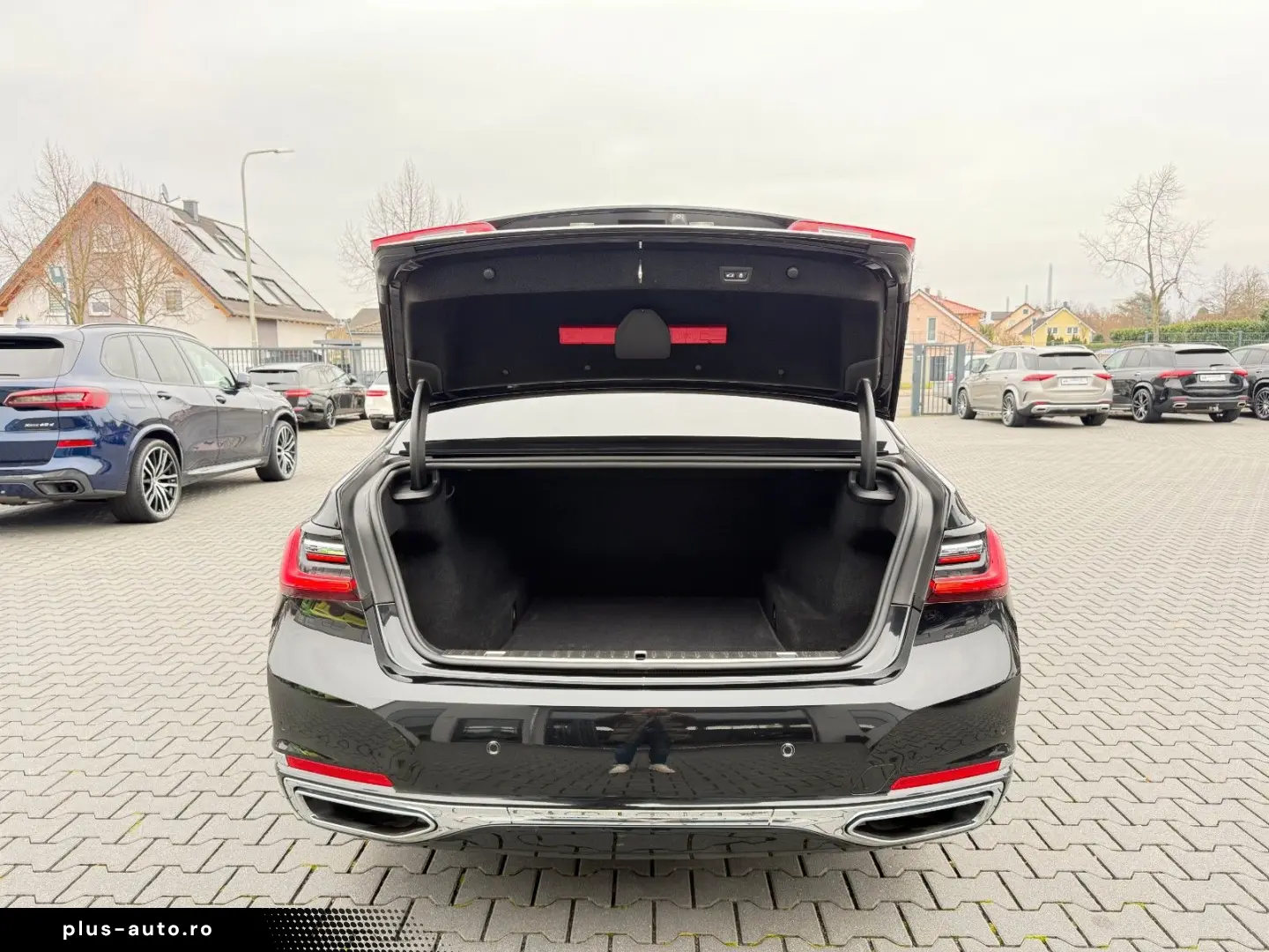 BMW 750i Lang xDrive Individual 3xTV 360 ACC HUD H&K