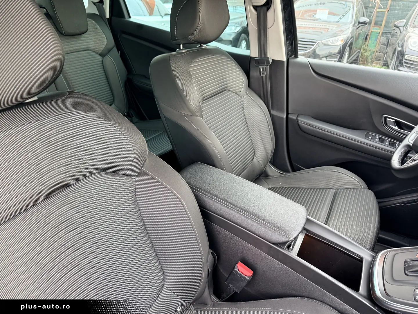 plata parțială 6000e avans și 5000e în 3 luni