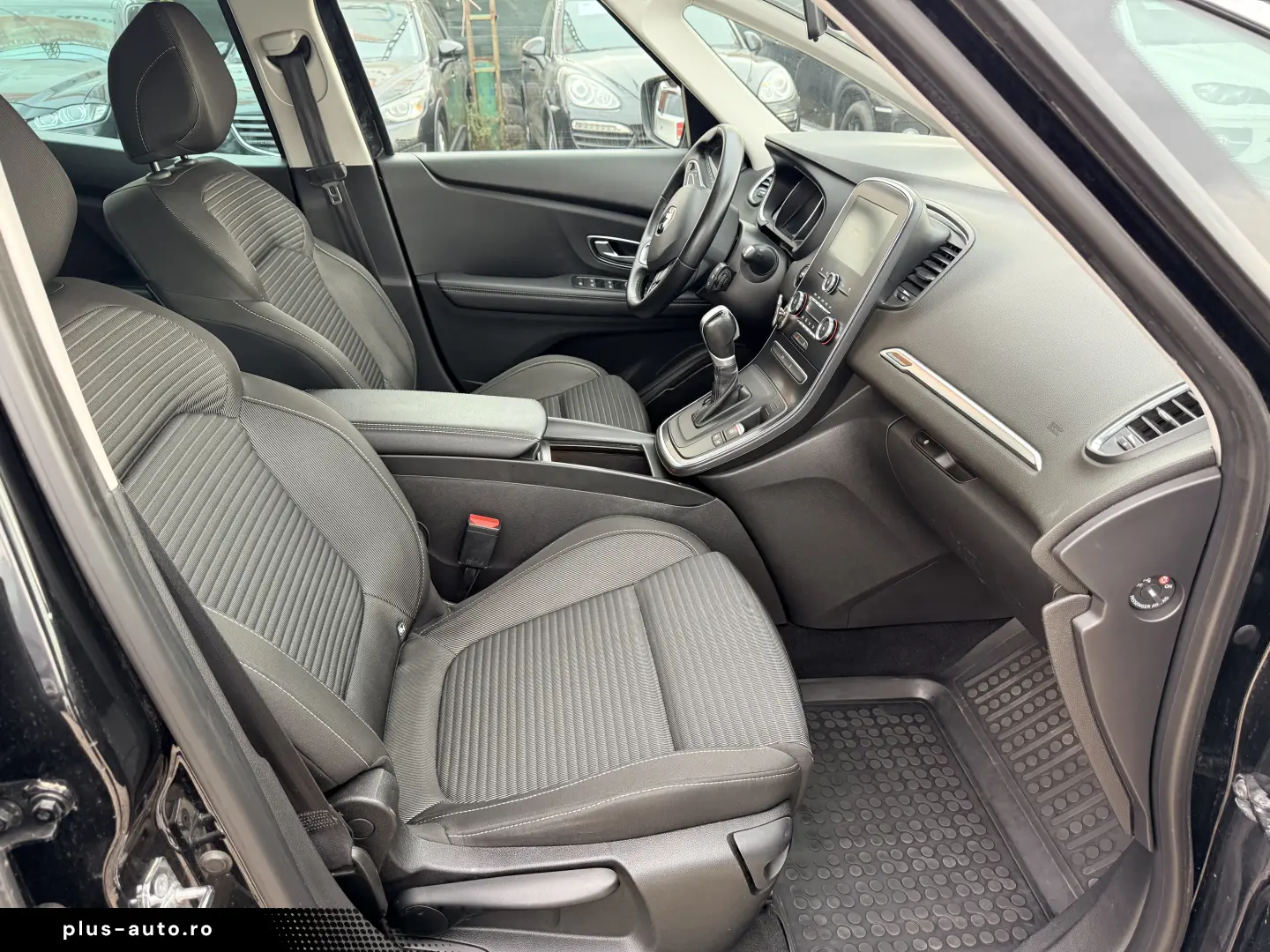 plata parțială 6000e avans și 5000e în 3 luni