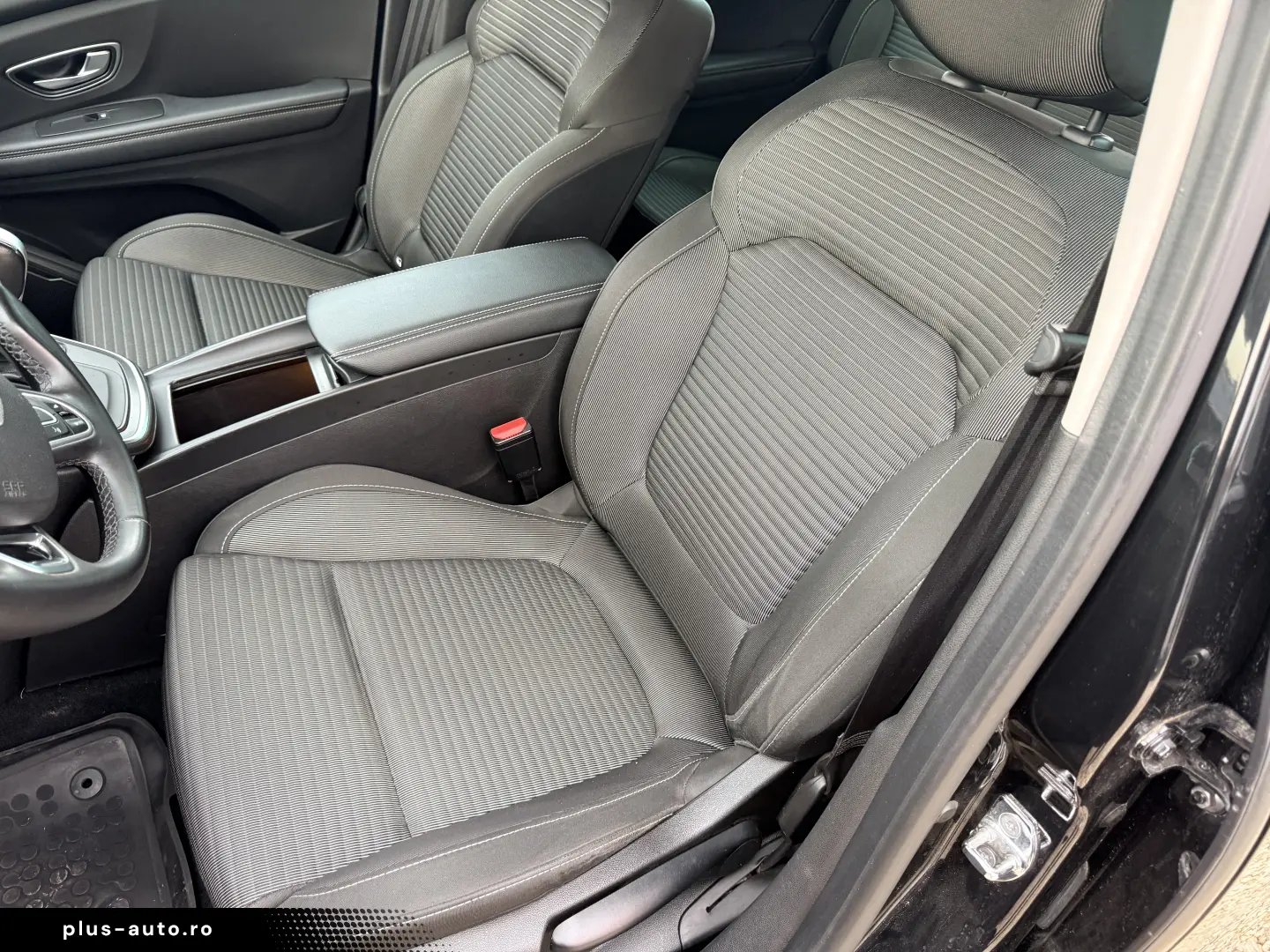 plata parțială 6000e avans și 5000e în 3 luni