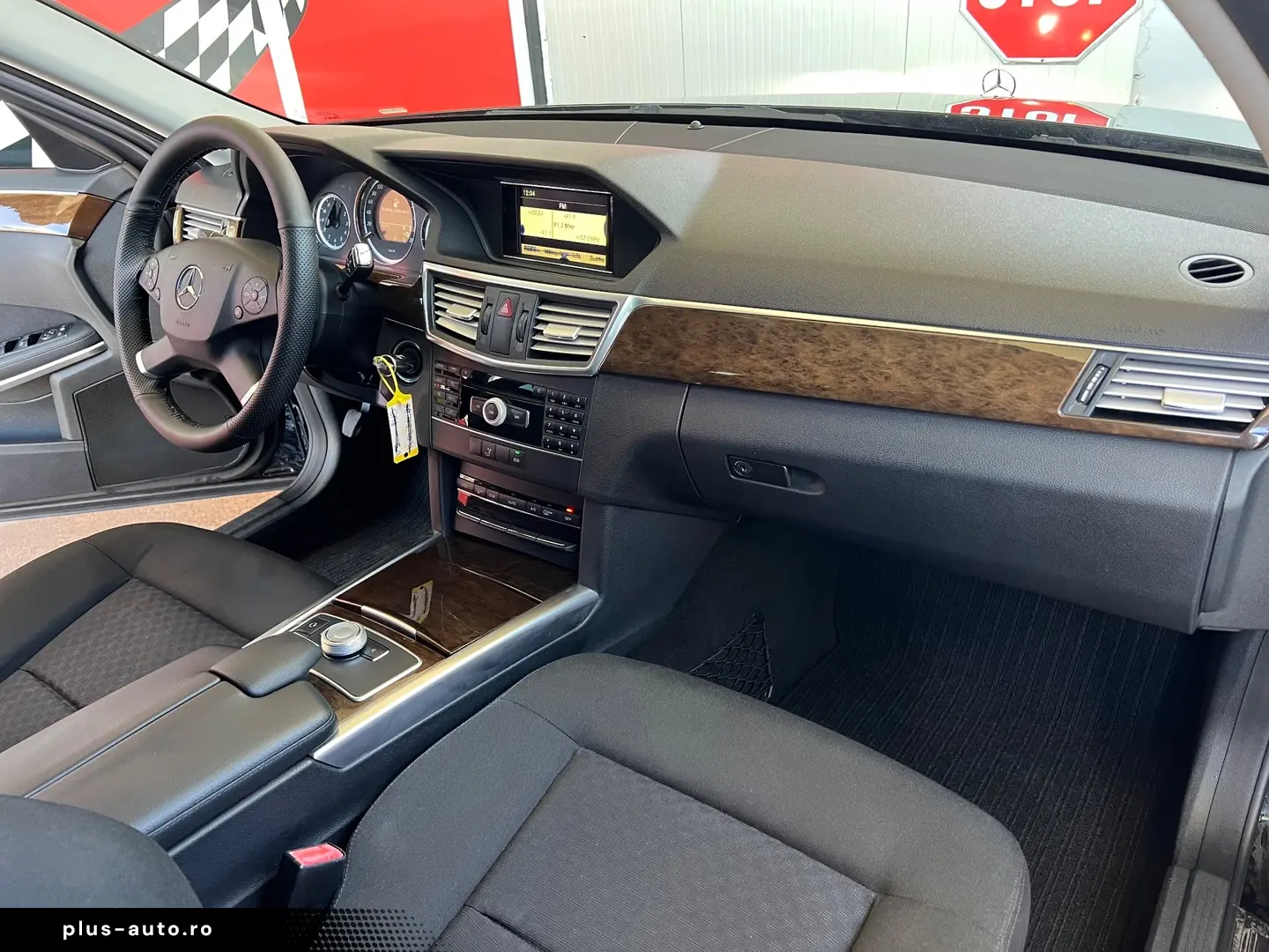 Mercedes-Benz E 220 D T-Modell Aut.