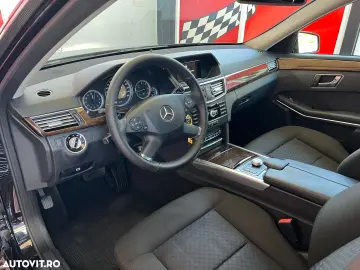 Mercedes-Benz E 220 D T-Modell Aut.