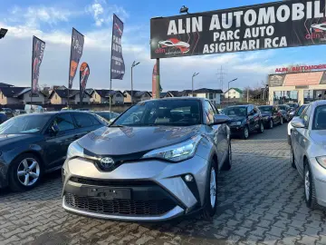 Toyota C-HR Hybrid Style Selection