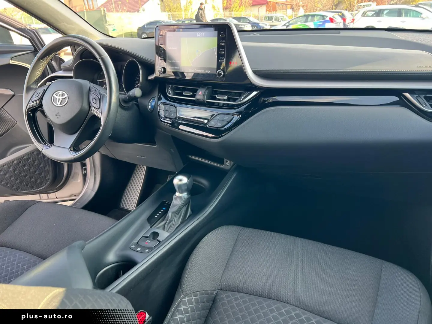 Toyota C-HR Hybrid Style Selection