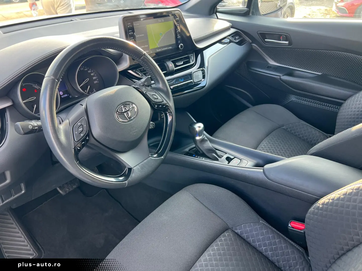 Toyota C-HR Hybrid Style Selection