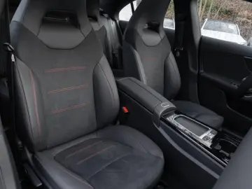 MERCEDES-BENZ CLA 220 d AMG-Advanced ILS Pano AHK 360