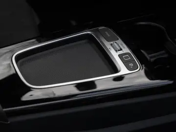 MERCEDES-BENZ CLA 220 d AMG-Advanced ILS Pano AHK 360