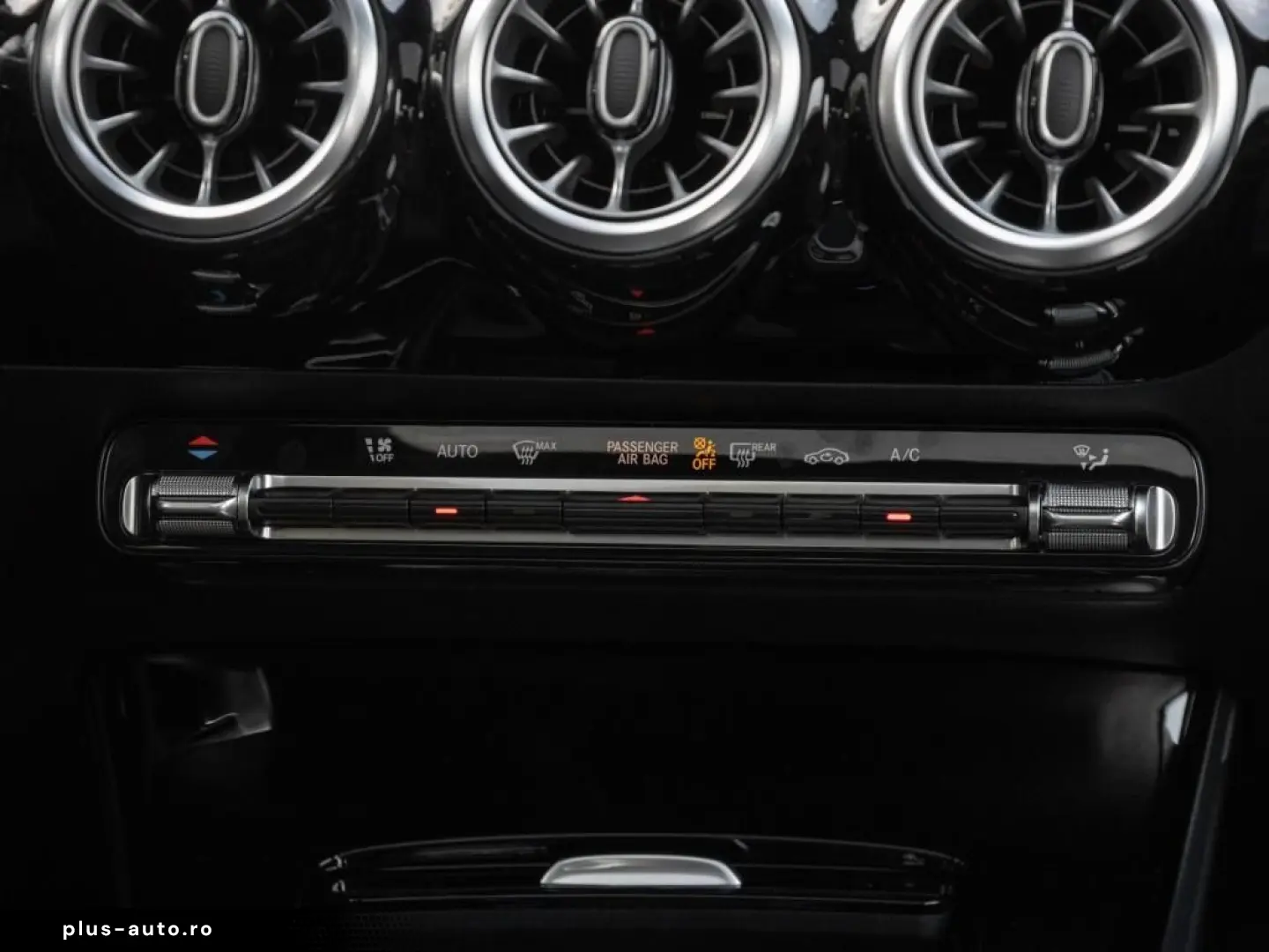 MERCEDES-BENZ CLA 220 d AMG-Advanced ILS Pano AHK 360