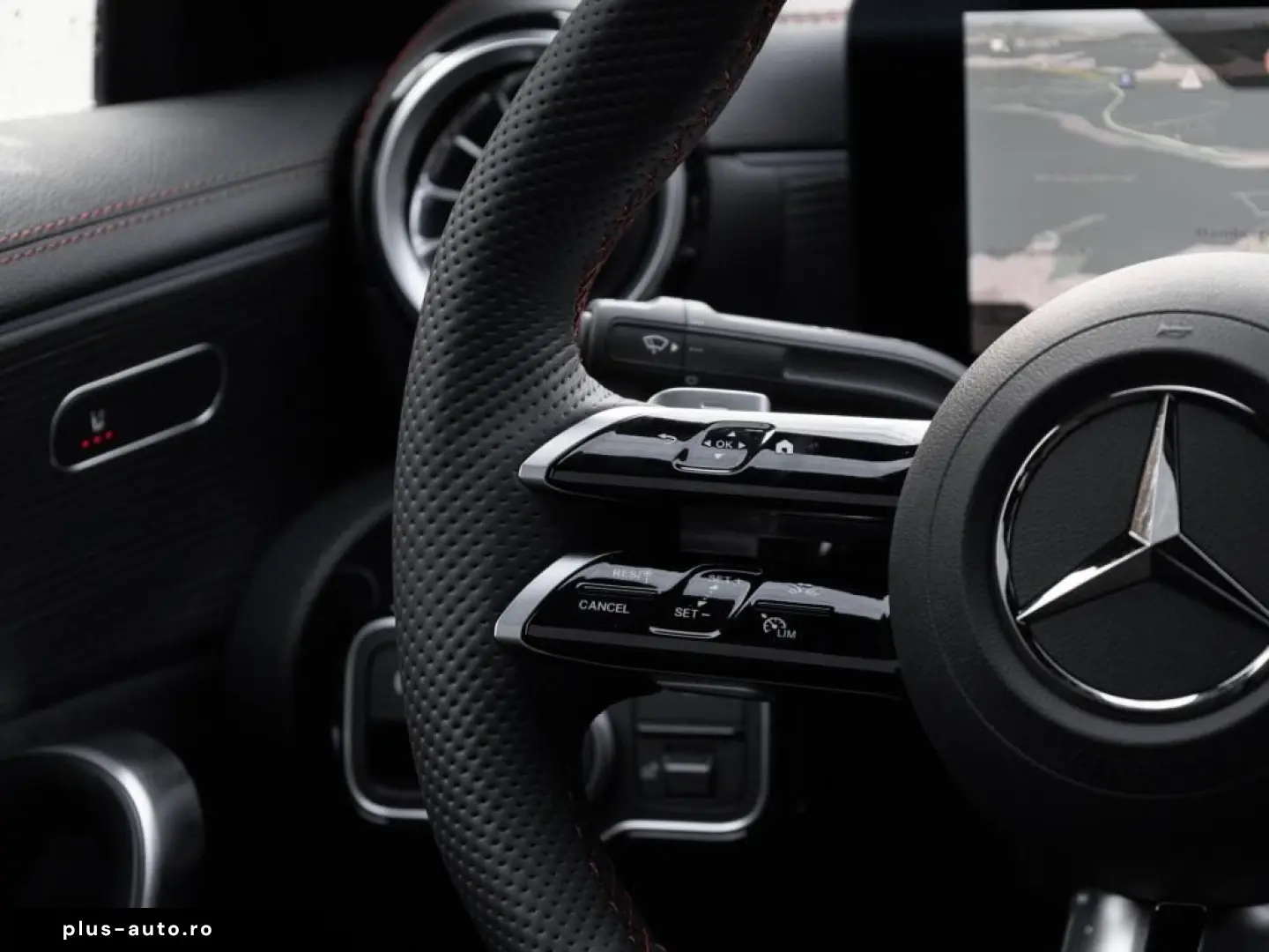 MERCEDES-BENZ CLA 220 d AMG-Advanced ILS Pano AHK 360