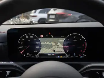 MERCEDES-BENZ CLA 220 d AMG-Advanced ILS Pano AHK 360