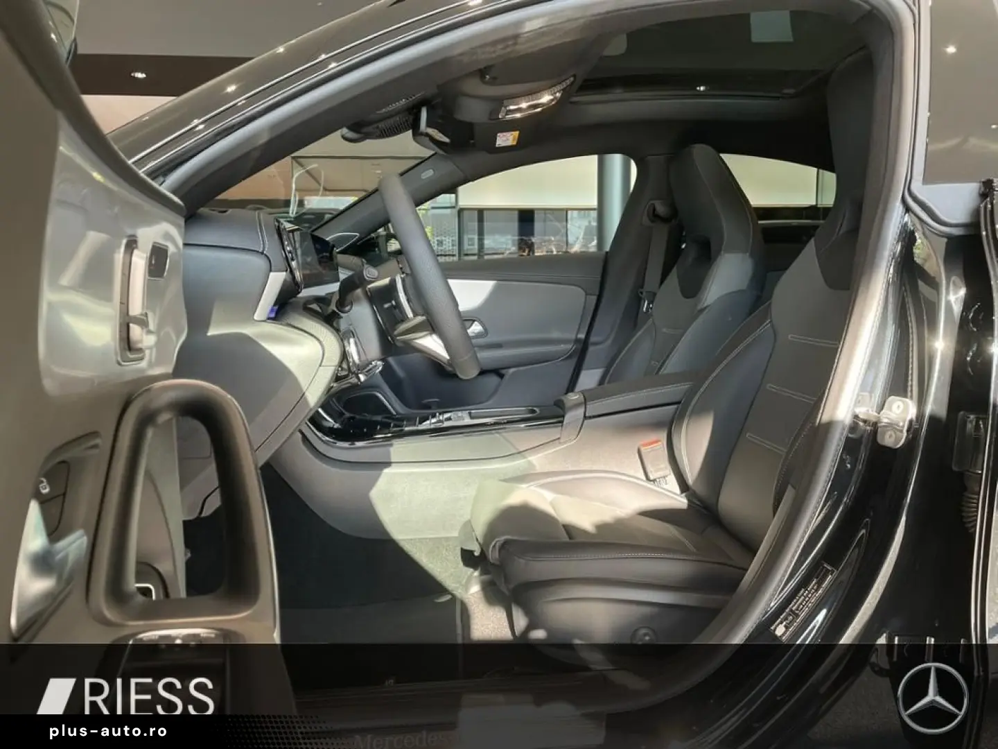 MERCEDES-BENZ CLA 220 d AMG PANO AHK HUD DISTR KEYL 360