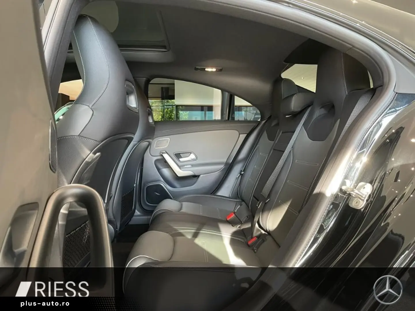 MERCEDES-BENZ CLA 220 d AMG PANO AHK HUD DISTR KEYL 360