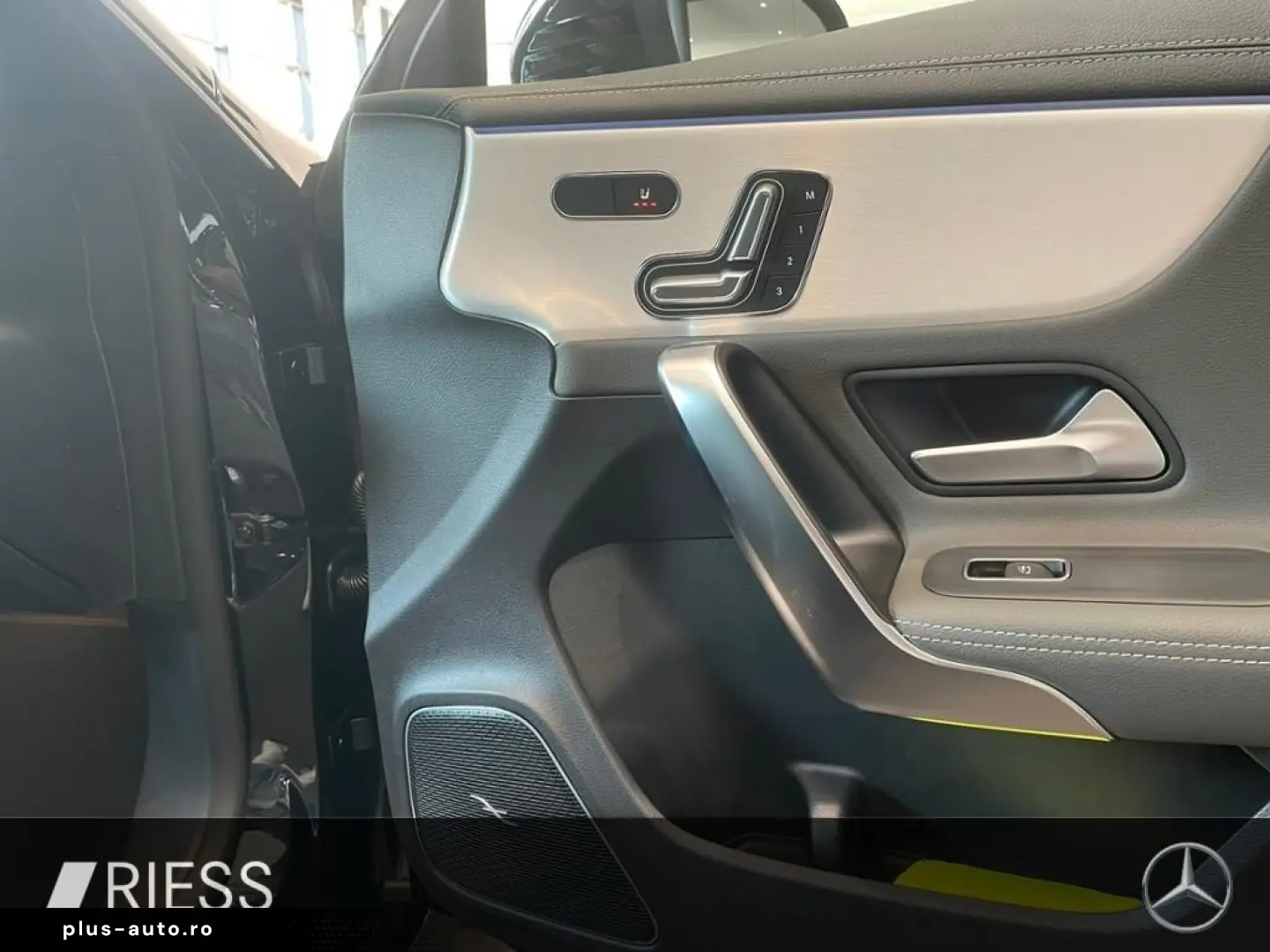 MERCEDES-BENZ CLA 220 d AMG PANO AHK HUD DISTR KEYL 360