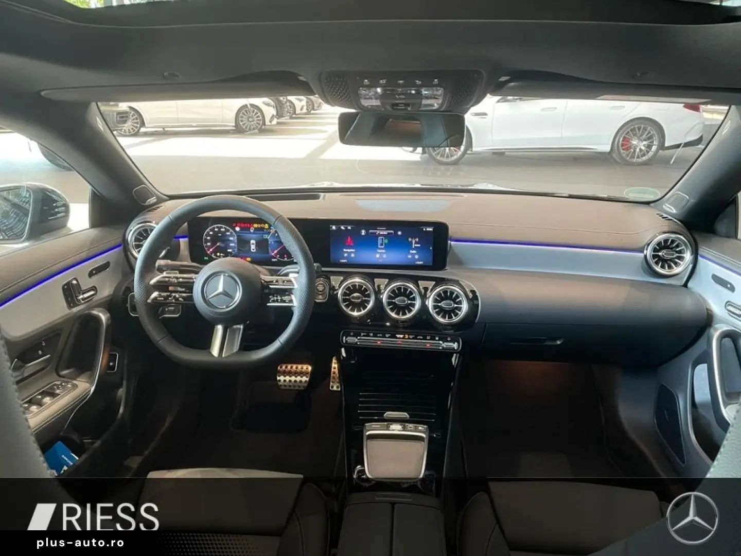 MERCEDES-BENZ CLA 220 d AMG PANO AHK HUD DISTR KEYL 360