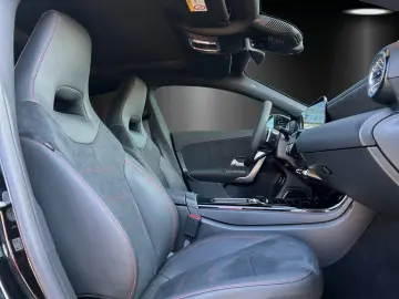 MERCEDES-BENZ CLA 220 d Coupé AMG Pano DISTR KeyGo MULTIBEAM