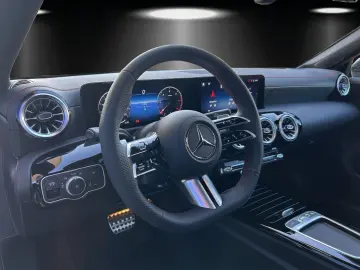 MERCEDES-BENZ CLA 220 d Coupé AMG Pano DISTR KeyGo MULTIBEAM