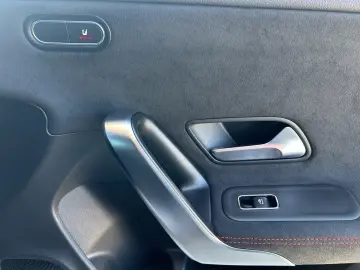 MERCEDES-BENZ CLA 220 d Coupé AMG Pano DISTR KeyGo MULTIBEAM