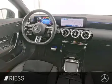 MERCEDES-BENZ CLA 200 d AMG Sport Night LED Pano Ambi
