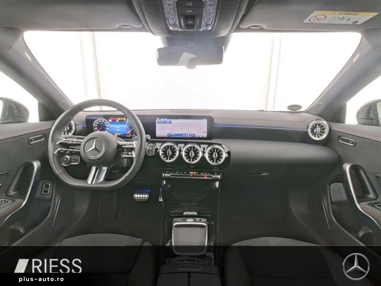 MERCEDES-BENZ CLA 200 d AMG Sport Night LED Pano Ambi