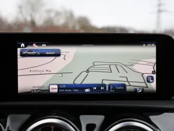 MERCEDES-BENZ CLA 200 d Coupé AMG-Sport LED 360 Pano Night