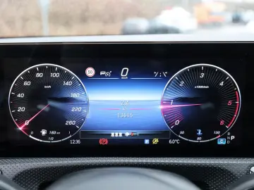 MERCEDES-BENZ CLA 200 d Coupé AMG-Sport LED 360 Pano Night