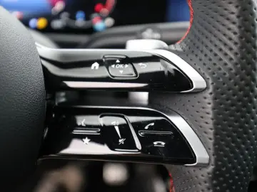 MERCEDES-BENZ CLA 200 d Coupé AMG-Sport LED 360 Pano Night