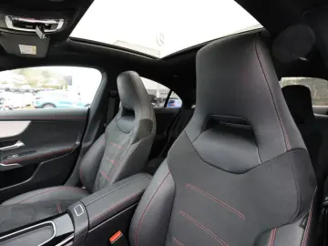 MERCEDES-BENZ CLA 200 d Coupé AMG-Sport LED 360 Pano Night