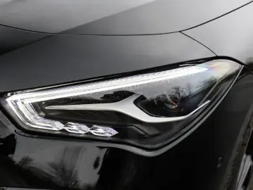 MERCEDES-BENZ CLA 200 d Coupé AMG-Sport LED 360 Pano Night