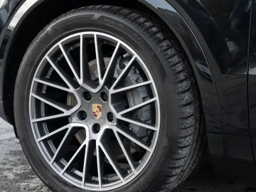 PORSCHE Cayenne S Platinum Edition